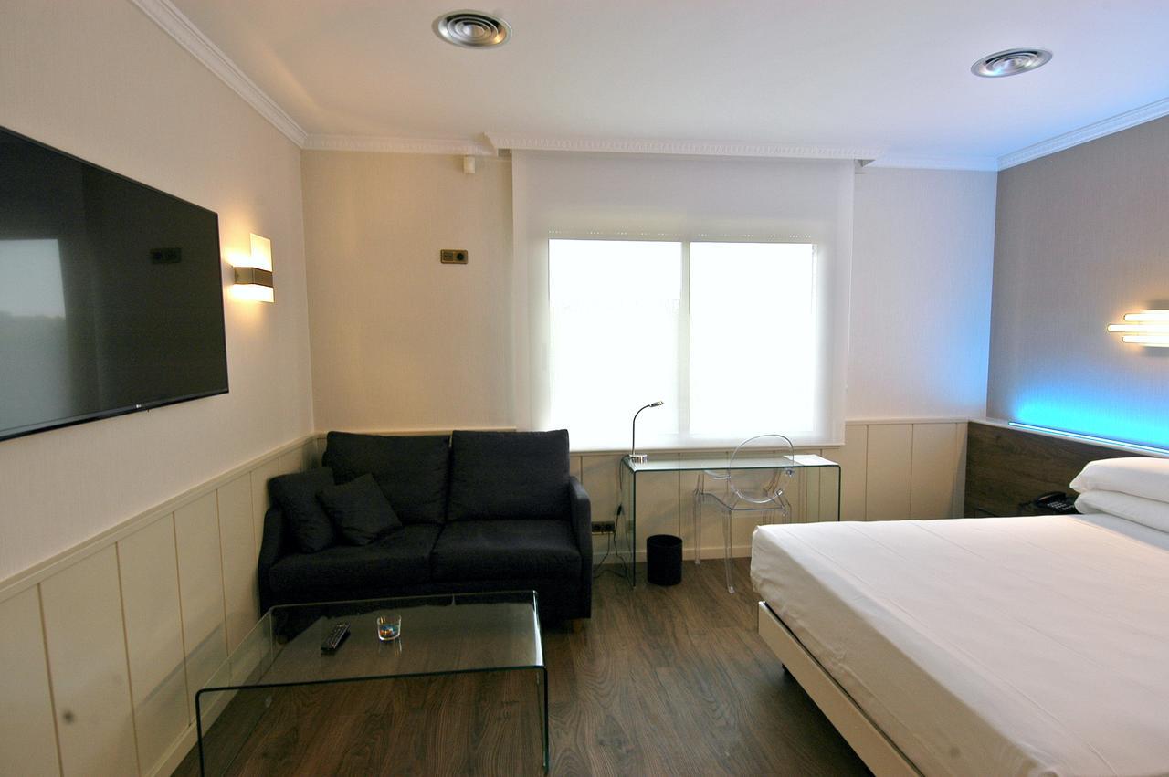 Felix Hotel Valls Room photo